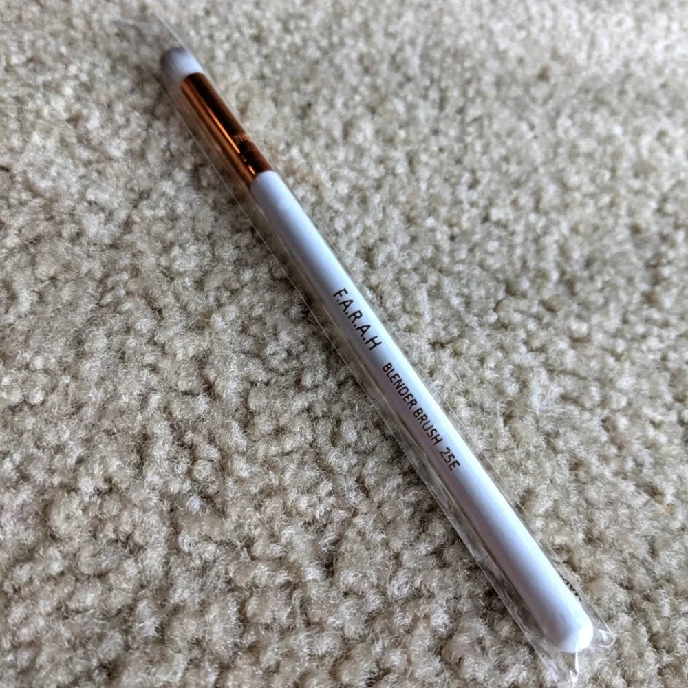 Farah Blender Makeup Brush 25E